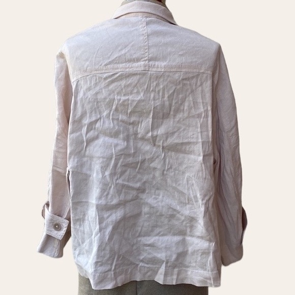 Vince linen blended gorgeous blazer/jacket with great pockets. Beautiful. - Picture 6 of 15